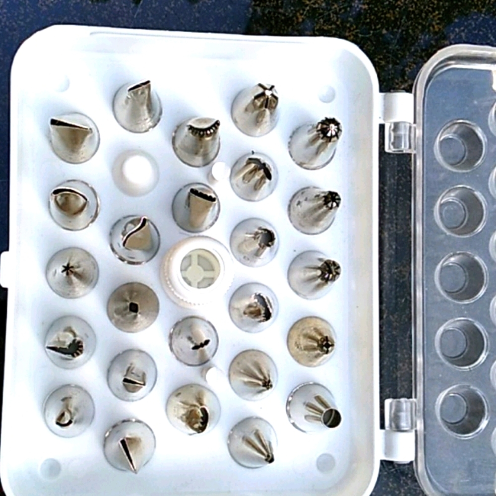 🧁 NWOT PIPING TIPS CAKE DECORATING KIT HIGH QUALITY STAINLESS STEEL